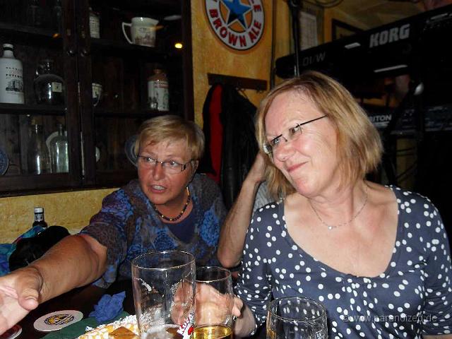 2011 Hands up at Kilians 036.jpg - Gute Laune